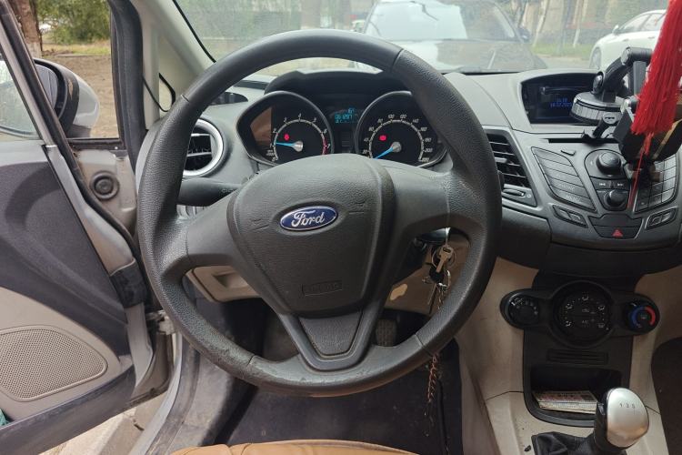 Used Ford Fiesta 2013 Sedan 1.5L Manual Fashion Edition Steering Wheel