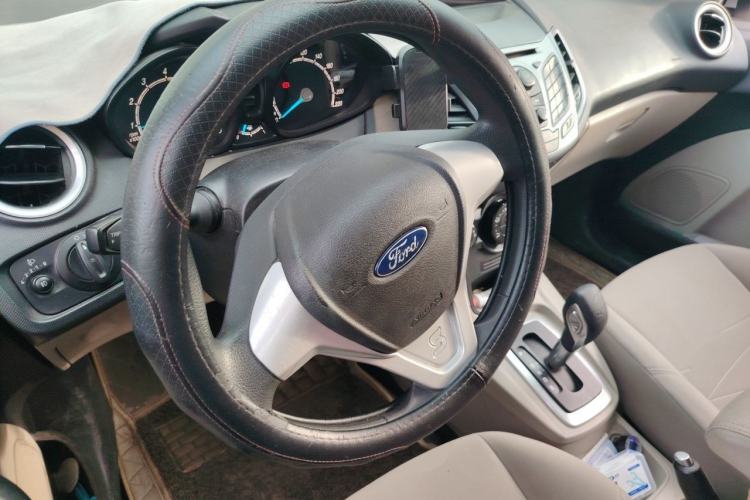 Used Ford Fiesta 2013 Sedan 1.5L Automatic Fashion Edition Steering Wheel