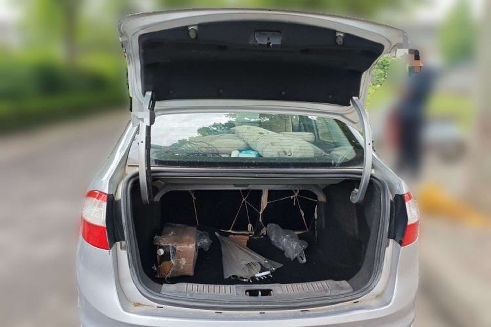 Used Ford Fiesta 2013 Sedan 1.5L Manual Fashion Edition Trunk