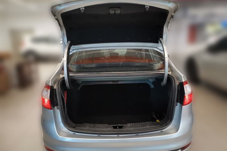 Used Ford Fiesta 2013 Sedan 1.5L Manual Fashion Edition Trunk