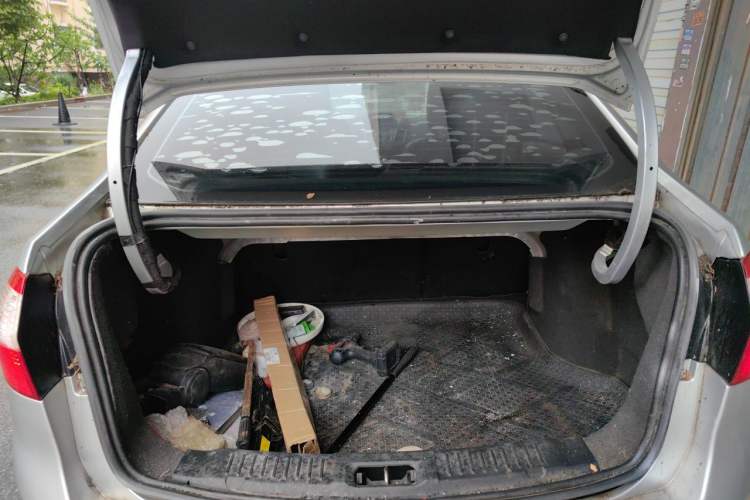 Used Ford Fiesta 2013 Sedan 1.5L Manual Fashion Edition Trunk