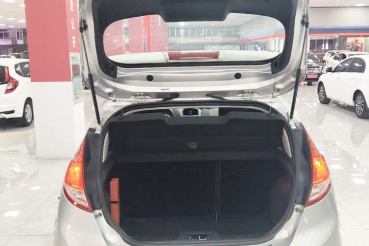Used Ford Fiesta 2013 Hatchback 1.5L Manual Fashion Edition Trunk