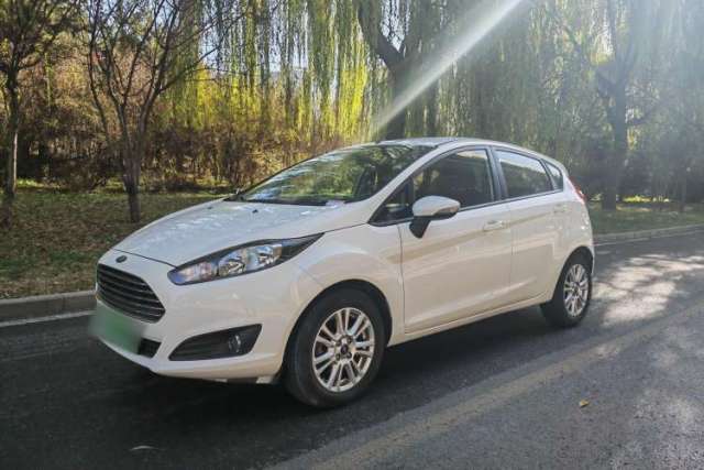 Używany Ford Fiesta 2013 Hatchback 1.5L Automatic Fashion Edition
