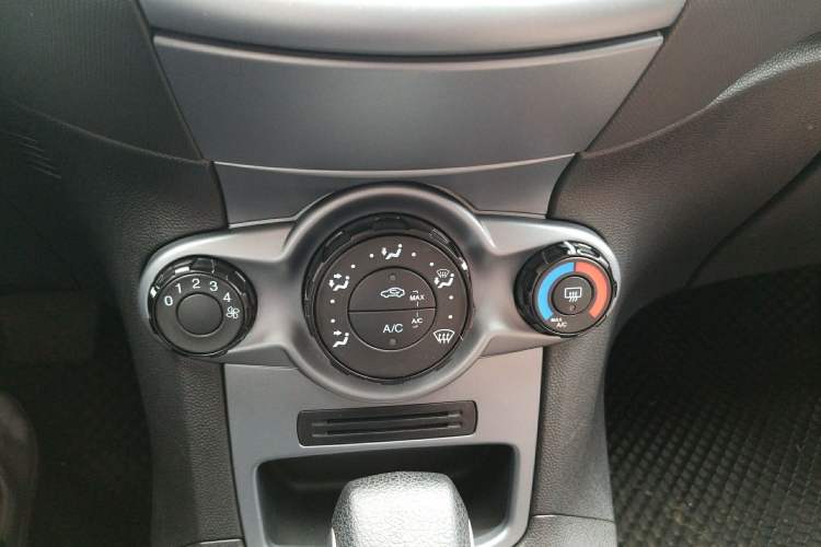 Used Ford Fiesta 2013 Hatchback 1.5L Automatic Fashion Edition AC Panel