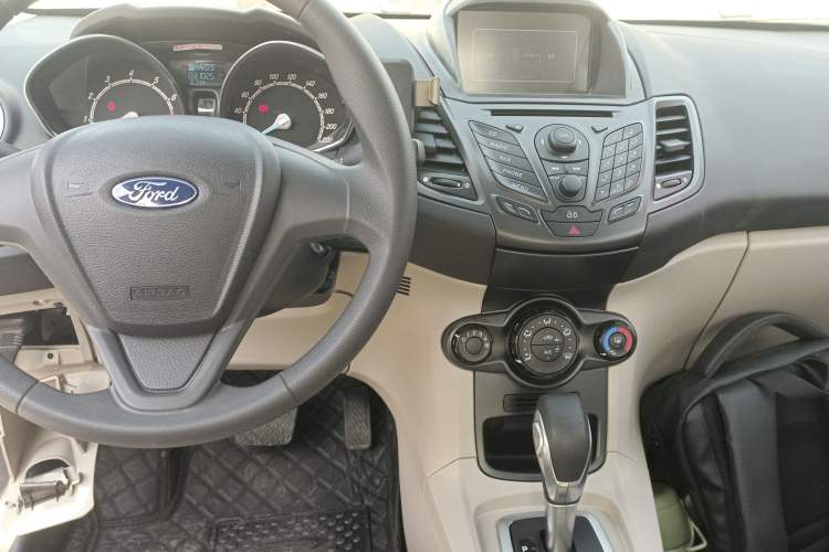 Used Ford Fiesta 2013 Sedan 1.5L Automatic Fashion Edition Audio And AC Panel