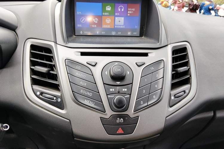 Used Ford Fiesta 2013 Sedan 1.5L Manual Fashion Edition Audio And AC Panel