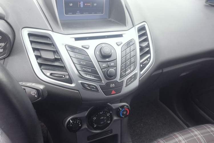 Used Ford Fiesta 2013 Hatchback 1.5L Automatic Fashion Edition Audio And AC Panel