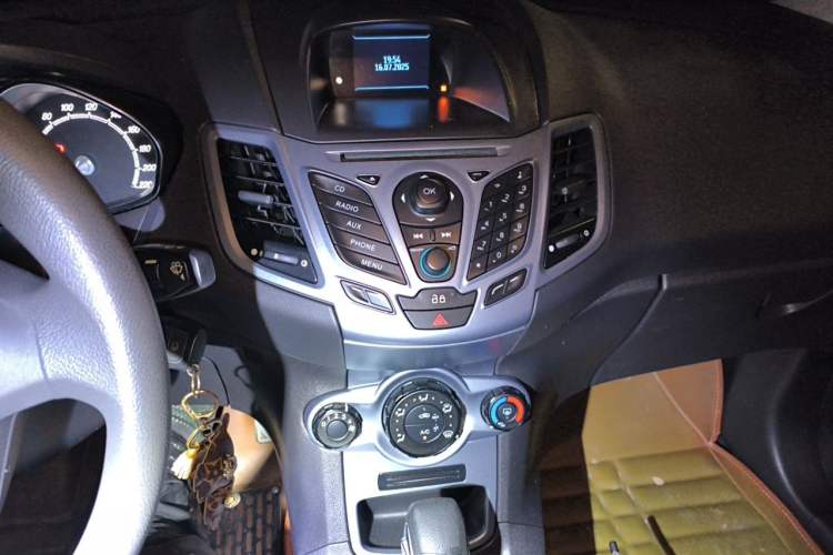 Used Ford Fiesta 2013 Hatchback 1.5L Automatic Fashion Edition Audio And AC Panel