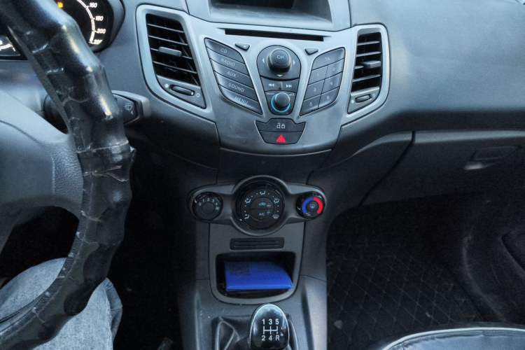 Used Ford Fiesta 2013 Sedan 1.5L Manual Fashion Edition Audio And AC Panel