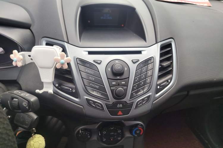 Used Ford Fiesta 2013 Hatchback 1.5L Automatic Fashion Edition Audio And AC Panel