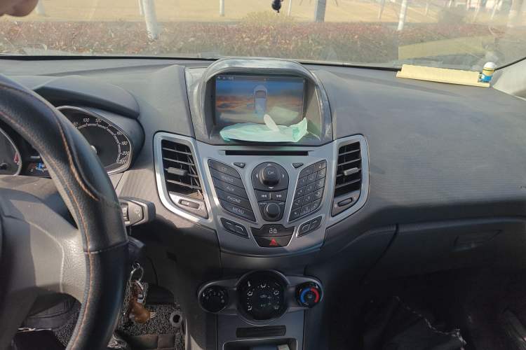 Used Ford Fiesta 2013 Hatchback 1.5L Automatic Fashion Edition Audio And AC Panel