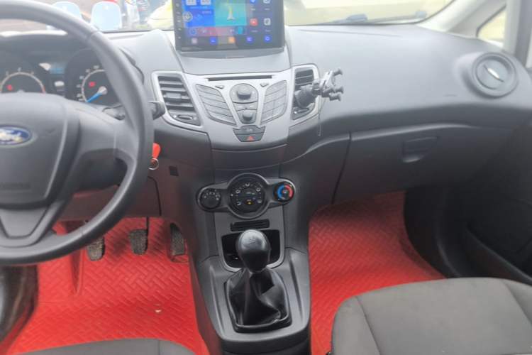 Used Ford Fiesta 2013 Sedan 1.5L Manual Fashion Edition Audio And AC Panel