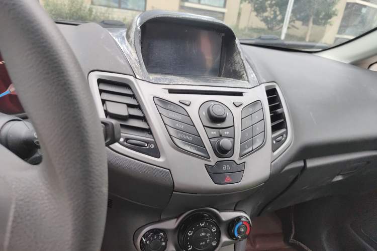 Used Ford Fiesta 2013 Hatchback 1.5L Manual Fashion Edition Audio And AC Panel