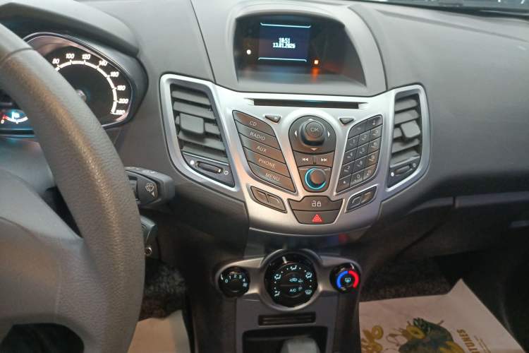Used Ford Fiesta 2013 Hatchback 1.5L Automatic Fashion Edition Audio And AC Panel