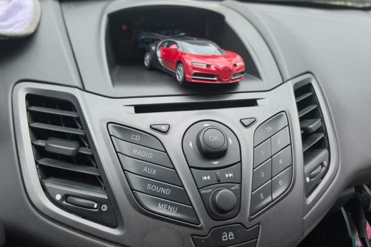 Used Ford Fiesta 2013 Hatchback 1.5L Manual Fashion Edition Audio And AC Panel