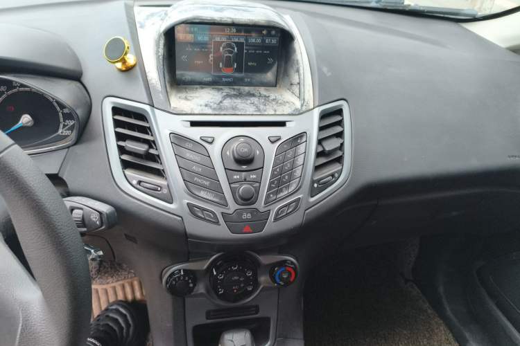 Used Ford Fiesta 2013 Hatchback 1.5L Automatic Fashion Edition Audio And AC Panel