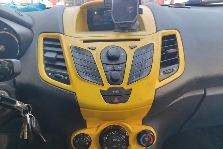 Used Ford Fiesta 2013 Sedan 1.5L Manual Fashion Edition Audio And AC Panel