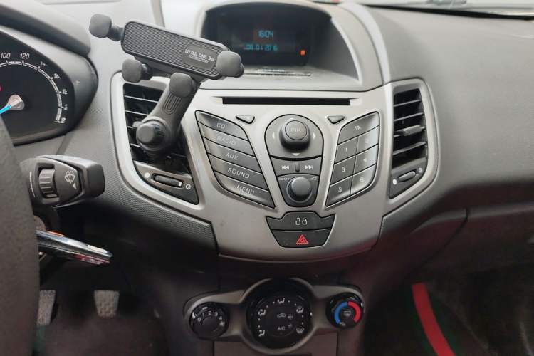 Used Ford Fiesta 2013 Hatchback 1.5L Manual Fashion Edition Audio And AC Panel