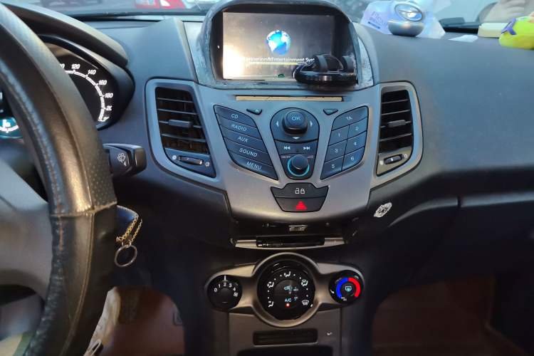 Used Ford Fiesta 2013 Sedan 1.5L Manual Fashion Edition Audio And AC Panel