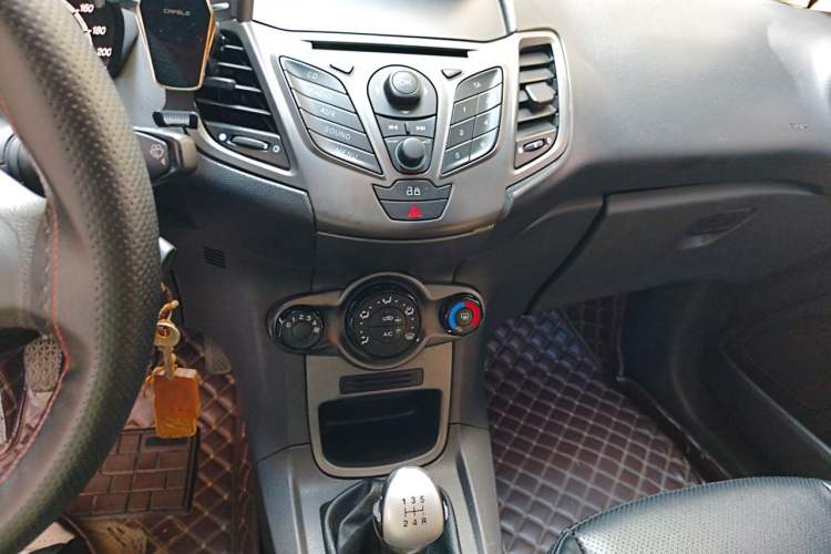 Used Ford Fiesta 2013 Hatchback 1.5L Manual Fashion Edition Audio And AC Panel
