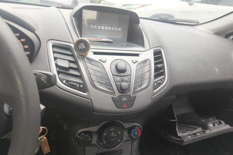 Used Ford Fiesta 2013 Sedan 1.5L Manual Fashion Edition Audio And AC Panel