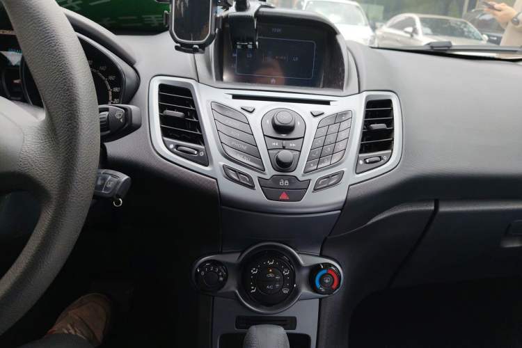 Used Ford Fiesta 2013 Hatchback 1.5L Automatic Fashion Edition Audio And AC Panel