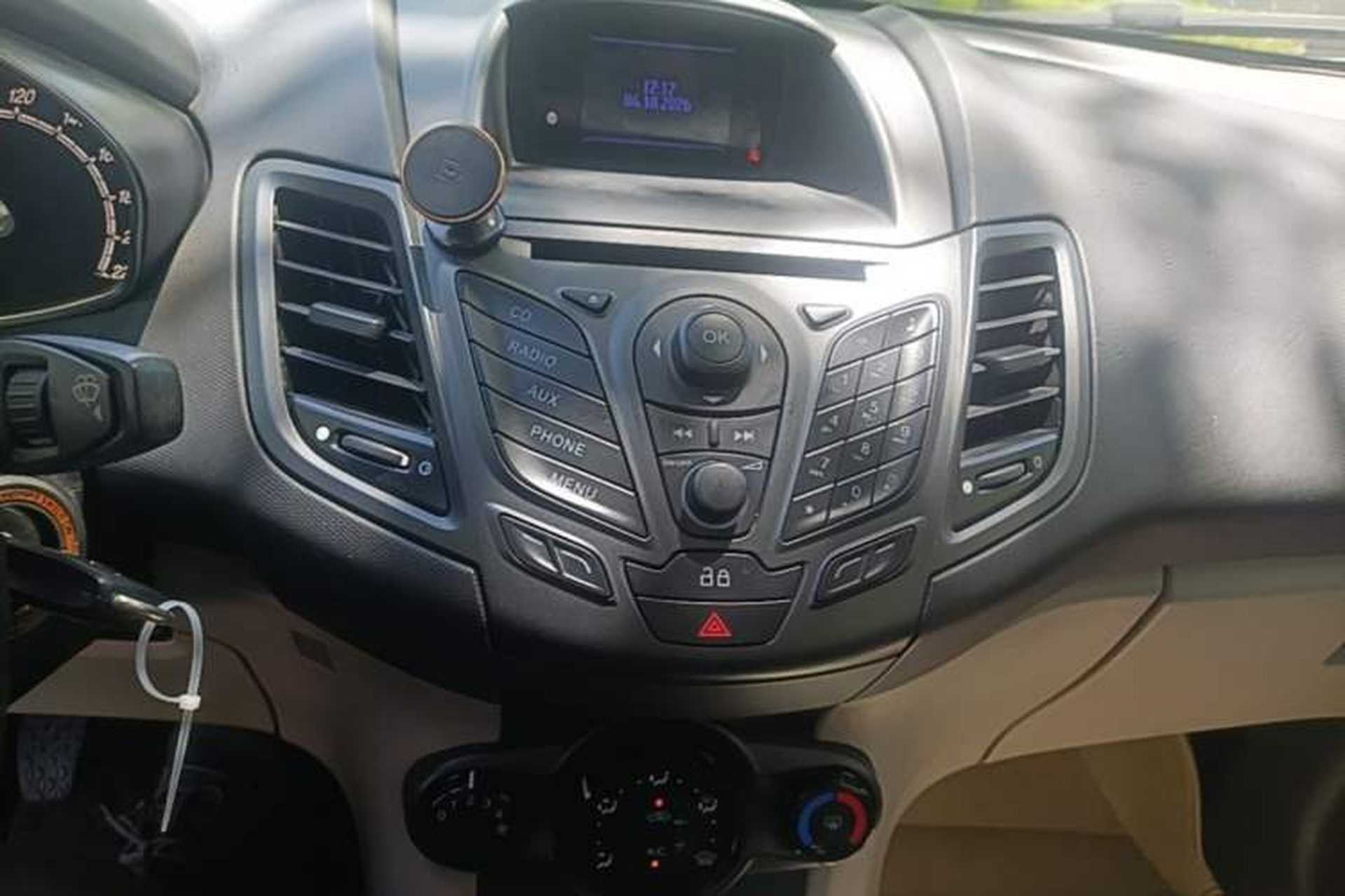 Used Ford Fiesta 2013 Sedan 1.5L Manual Fashion Edition Audio And AC Panel