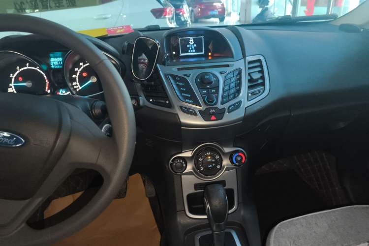 Used Ford Fiesta 2013 Hatchback 1.5L Automatic Fashion Edition Audio And AC Panel