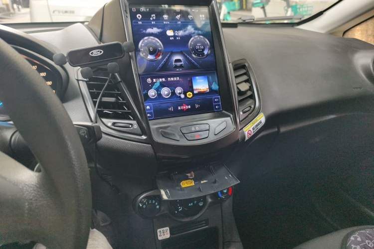 Used Ford Fiesta 2013 Sedan 1.5L Manual Fashion Edition Audio And AC Panel