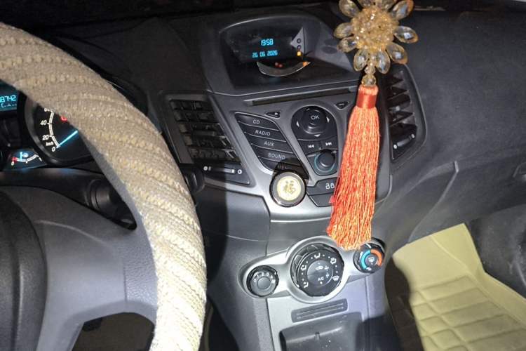 Used Ford Fiesta 2013 Sedan 1.5L Manual Fashion Edition Audio And AC Panel