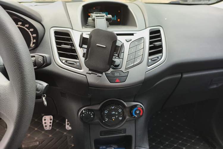 Used Ford Fiesta 2013 Hatchback 1.5L Manual Fashion Edition Audio And AC Panel