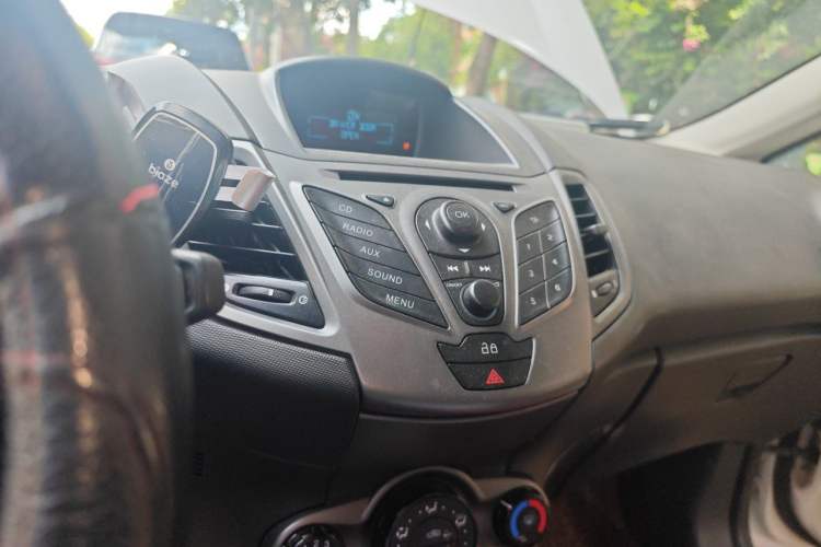 Used Ford Fiesta 2013 Hatchback 1.5L Manual Fashion Edition Audio And AC Panel