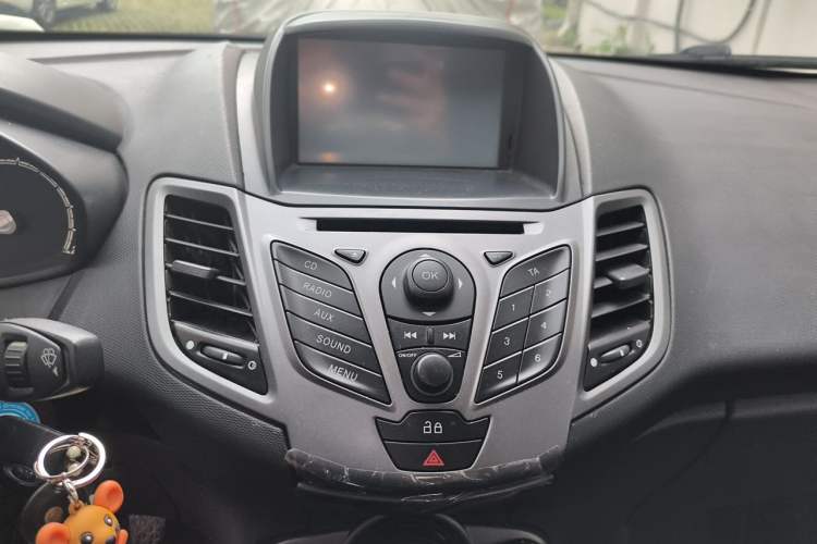 Used Ford Fiesta 2013 Sedan 1.5L Manual Fashion Edition Audio And AC Panel