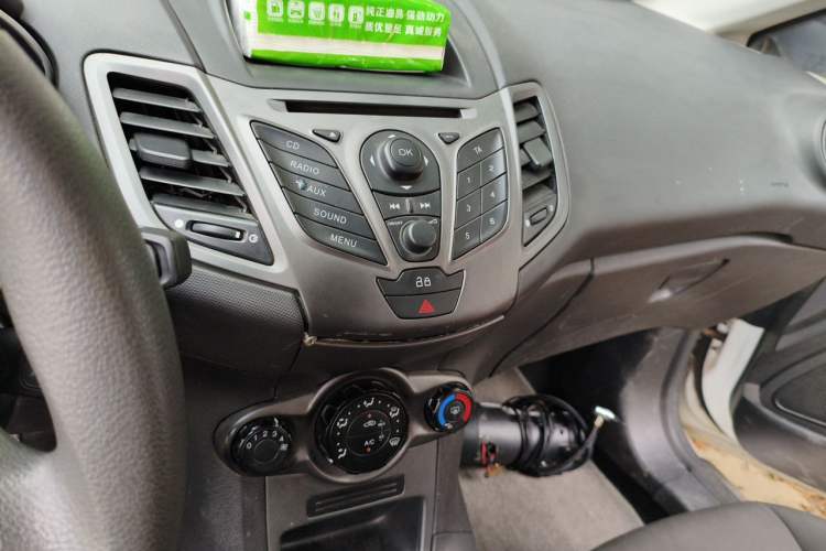 Used Ford Fiesta 2013 Hatchback 1.5L Manual Fashion Edition Audio And AC Panel