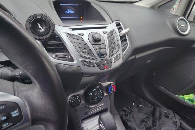 Used Ford Fiesta 2013 Hatchback 1.5L Automatic Fashion Edition Audio And AC Panel