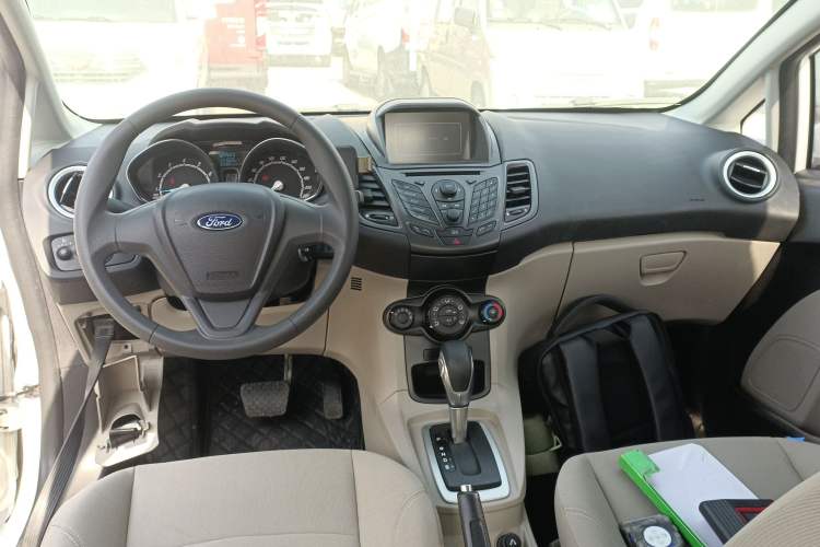Used Ford Fiesta 2013 Sedan 1.5L Automatic Fashion Edition Center Console