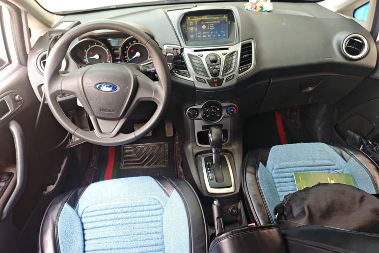 Used Ford Fiesta 2013 Hatchback 1.5L Automatic Fashion Edition Center Console