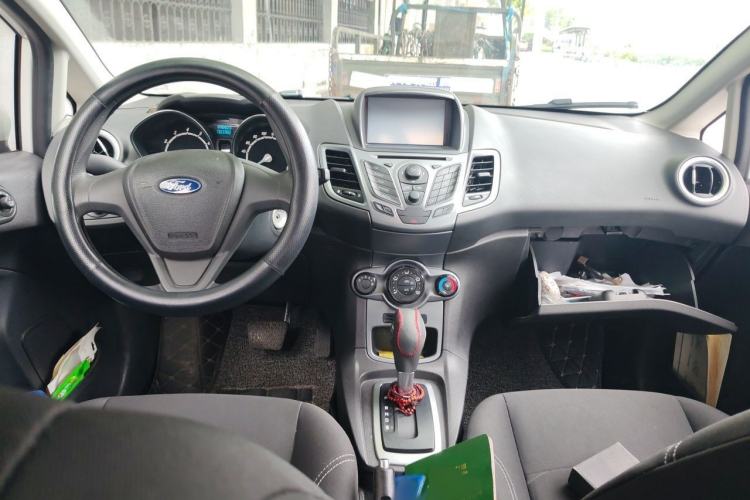 Used Ford Fiesta 2013 Hatchback 1.5L Automatic Fashion Edition Center Console