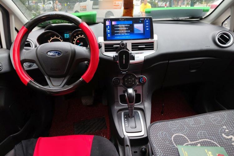 Used Ford Fiesta 2013 Hatchback 1.5L Automatic Fashion Edition Center Console