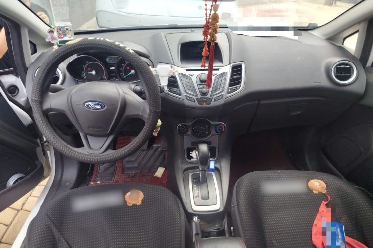 Used Ford Fiesta 2013 Hatchback 1.5L Automatic Fashion Edition Center Console