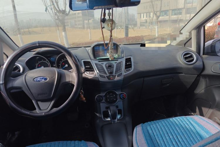 Used Ford Fiesta 2013 Hatchback 1.5L Automatic Fashion Edition Center Console