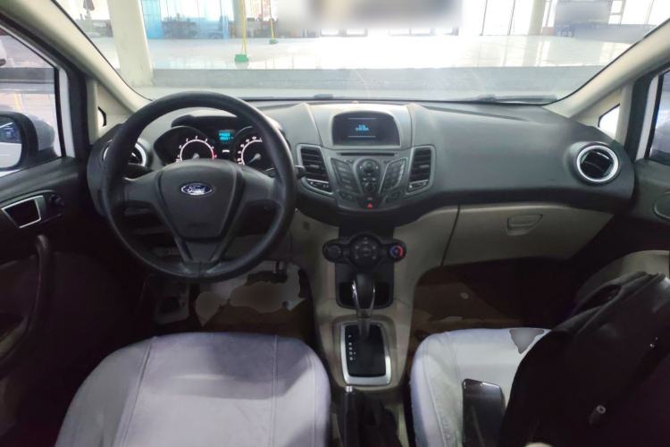 Used Ford Fiesta 2013 Sedan 1.5L Automatic Fashion Edition Center Console