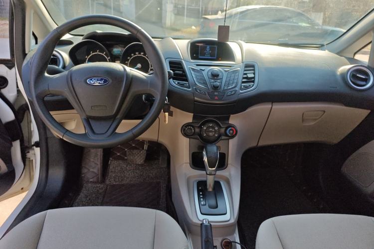 Used Ford Fiesta 2013 Sedan 1.5L Automatic Fashion Edition Center Console