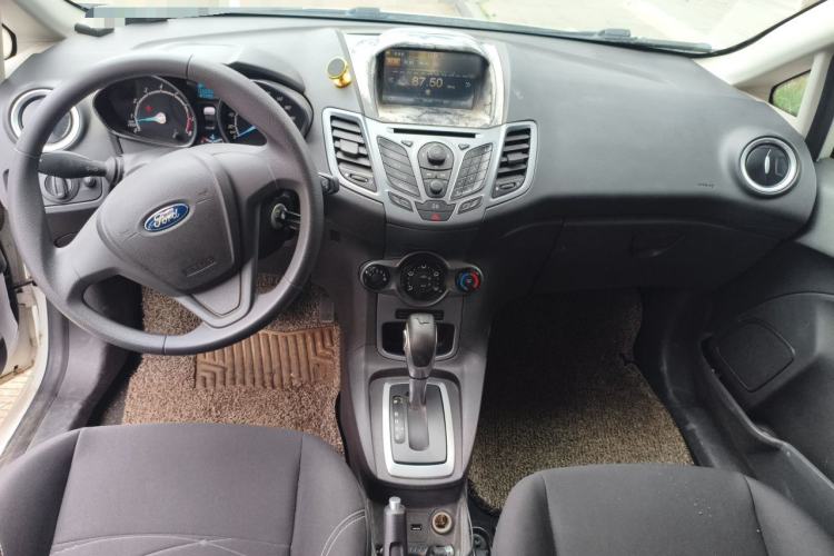 Used Ford Fiesta 2013 Hatchback 1.5L Automatic Fashion Edition Center Console