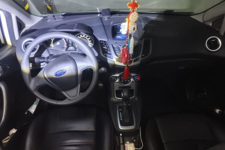 Used Ford Fiesta 2013 Hatchback 1.5L Automatic Fashion Edition Center Console