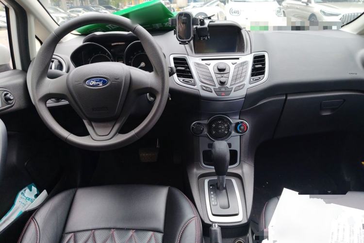 Used Ford Fiesta 2013 Hatchback 1.5L Automatic Fashion Edition Center Console