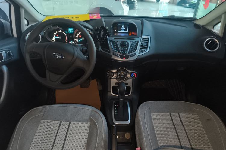 Used Ford Fiesta 2013 Hatchback 1.5L Automatic Fashion Edition Center Console