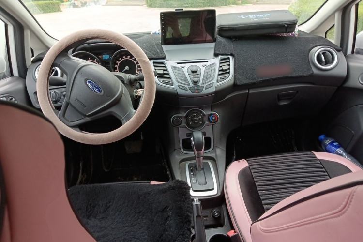 Used Ford Fiesta 2013 Hatchback 1.5L Automatic Fashion Edition Center Console