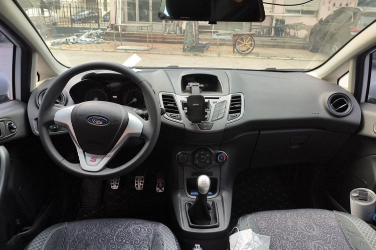 Used Ford Fiesta 2013 Hatchback 1.5L Manual Fashion Edition Center Console