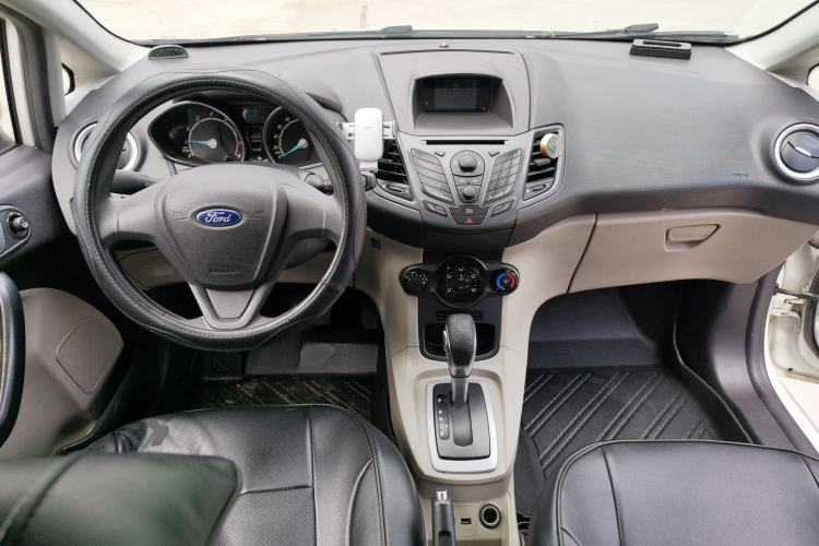 Used Ford Fiesta 2013 Sedan 1.5L Automatic Fashion Edition Center Console